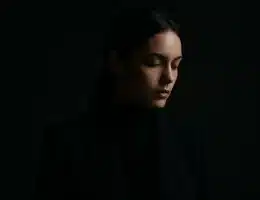 Guia das Cores para o Inverno: 7 Dicas para Elegância Máxima